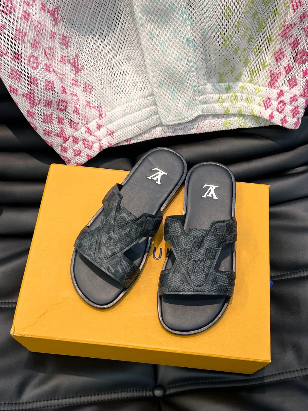 Louis Vuitton papucs